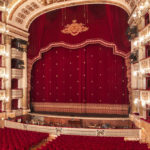 Anche il Teatro San Carlo porta il palcoscenico nelle case di tutti