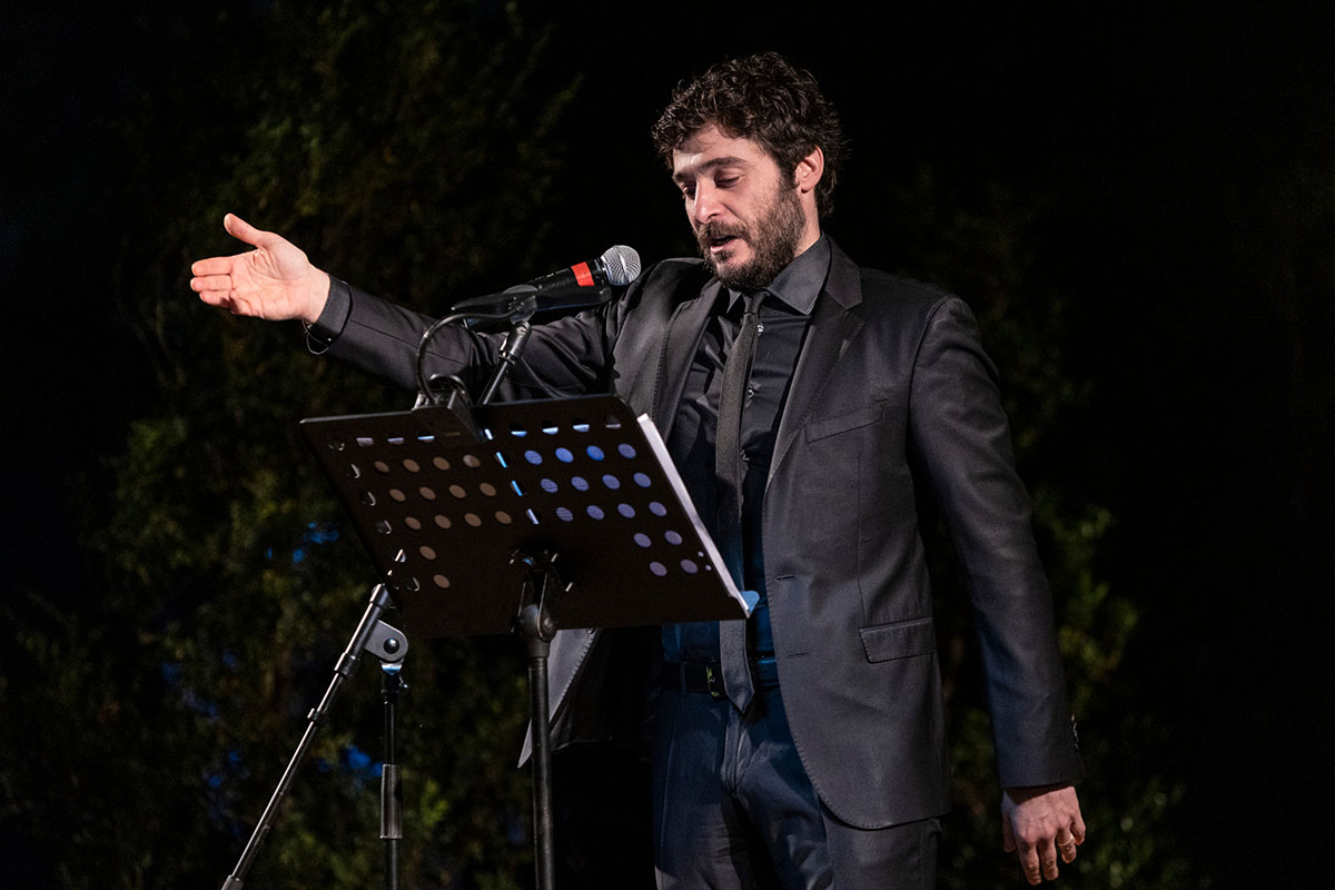 Lino Guanciale: Porto a teatro l'icona della letteratura queer cilena