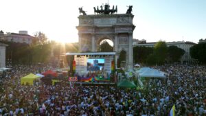 Milano Pride 2024: Una Celebrazione di Inclusività e Spettacolo (MILANO PRIDE7 300x169)