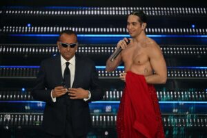 Sanremo 2025: straordinaria serata delle cover, ora aspettiamo la finale (DMF 3902 300x200)