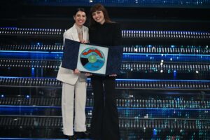 Sanremo 2025: straordinaria serata delle cover, ora aspettiamo la finale (DMF 5621 300x200)