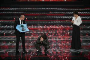 Settembre vince il Festival di Sanremo nella categorie Nuove Proposte (SETTEMBRE NUOVE PROPOSTE SANREMO 2025 11 300x200)